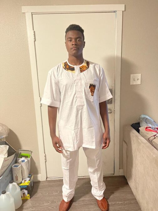 Dashiki white with pocket and neck lion design